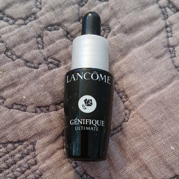 Lancôme Face Serum! - Picture 1 of 2